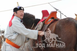 Аймгийн Алдарт уяач Н.Амгалан:” Сүүлийн үеийн тоног төхөөрөмж бүхий адууны эмнэлэг барьна”