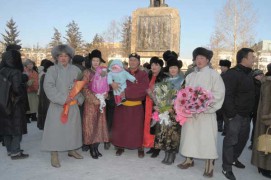 Тод манлай уяач Д.Мөнхбат:” Их хурдад азарга айрагдуулахаас өмнө жирийн л нэг моринд дуртай залуу байсан”