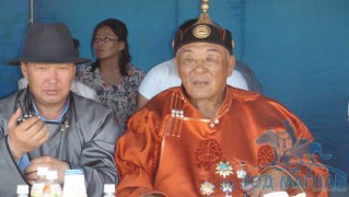 Монгол улсын дархан аварга хөдөлмөрийн баатар Х.Баянмөнх