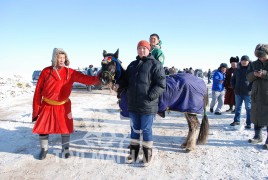 айргийн дөрөвт хурдалсан “Босоо хүлэг” гал уяаны хээр морь