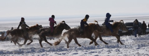 Сүхбаатар аймгийн аварга хүлэг шалгаруулах уралдаан азарга