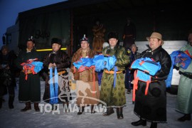 Бэлчирийн бүсийн уралдаанд түрүүлж айрагдсан хурдан хүлгүүдийн зураг