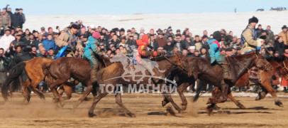 Аман хүзүү М.Энхболдын хүрэн, айргийн гурав Б.Баатарчулууны хул, айргийн дөрөв Б.Содномцогийн зээрд