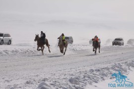 “Дүнжингаравын хурд -2011” уралдааны эргэн тойронд…