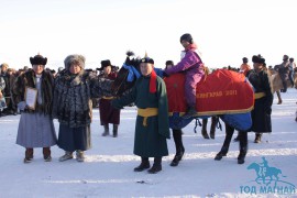 “Дүнжингаравын хурд -2011” уралдааны эргэн тойронд…