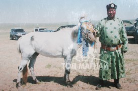 У.Эрдэнэбилэг: Адуу таньдаг аавынхаа буянаар манайхан өнөөдөр ч сайхан наадаж явна