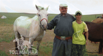 Д.Чандмань: Айраг түрүү алдаж үзээгүй будан хээрээ сумын наадамд айрагдуулж чадалгүй хоцорчихоод уйлж байлаа