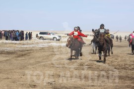 Дорнод аймгийн морин спорт уяачдын холбооны 15 жилийн ойд түрүүлж айрагдсан хурдан хүлгүүд