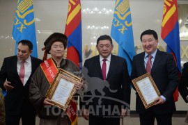Дархан аймгийн шилдэг уяач-Жамбалын Мөнхтөр