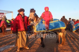 Т.Болдбаатар халиун азарганы хамт