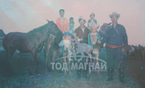 2003 оны сумын баяр наадамд соёолон цавьдар түрүүлж, шарга морь тавалж, хар хүрэн морь айргийн дөрөвт хурдалсан