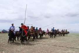 Өмнөговь аймгийн аварга адуучнаар Б.Ууганбаяр тодров