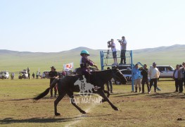 Долоо - Д.Наранбатын буурал