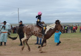 Зүүн бүсийн уралдаанд эхний тавд хурдалсан хурдан азарганууд