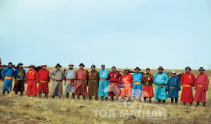 Л.Гомбодорж: Адуу маань жигдрээд аятайхан болж байгаа болохоор өндөр довд гарч уралдана аа