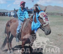 Сумын Алдарт уяач Ч.Рэнцэнбаатар: Хоёр хүрэн морь маань намайг олон жил баярлуулсан даа