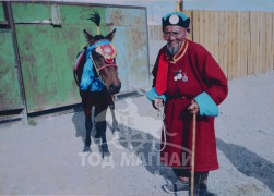 Аймгийн Алдарт уяач Я.Галдан: Таван соёолон түрүүлгэж, 17 морь айрагдуулсан