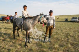 Дэлгэрмөнх овооны тахилга боллоо