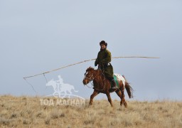 Аварга адуучин Г.Эрдэнэбилэг: Төрийнхөө ордонд Улсын аварга адуучны тэмдгээ гардаж авахад бахархалтай байсан