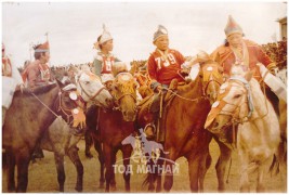 АХ-ын 62 уил, Төв аймгийн түүхт 60 жилийн ойн баяр наадмын айргийн тавд хурдалсан Ногоон морь