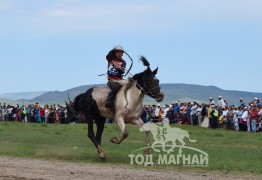 10 - Л.Оюунбаярын хар алаг