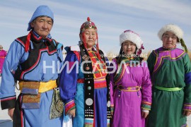 Борцгор хотонтой хамт ирсэн “Мөнгөлөг шагшуурга” наадам