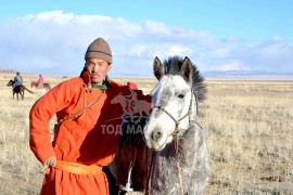 Уяач Н.Шижирбаатар: СУМЫН БАЯР НААДМААС ЕСӨН АЙРАГ, ТҮРҮҮТЭЙ