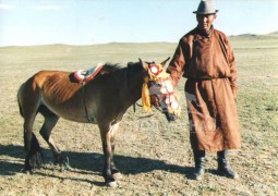 АЙМГИЙН АЛДАРТ УЯАЧ Д.ДҮГЭРСҮРЭН: БАЯНХОНГОРЧУУД ШАР ХЭЭРД НАДААС ДУТУУГҮЙ ХАЙРТАЙ