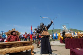 Ц.Элбэгдорж “Алтан дарь овоо”-ны тэнгэрийг тайх ёслолд оролцлоо